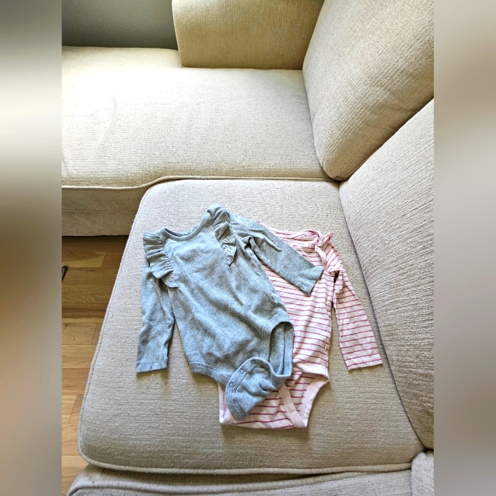 NEW Gap 2 Bodysuit Bundle 18-24M